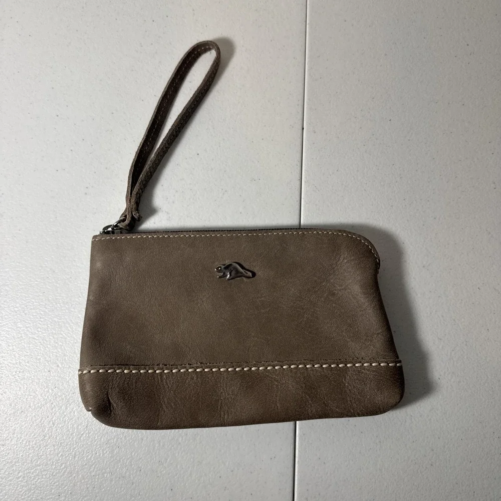 Roots Canada Genuine Leather Wristlet Pouch Clutch Bag Brown Zip Top Vintage